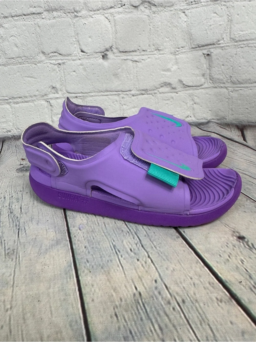 Nike Sunray purple girl sandals size 10